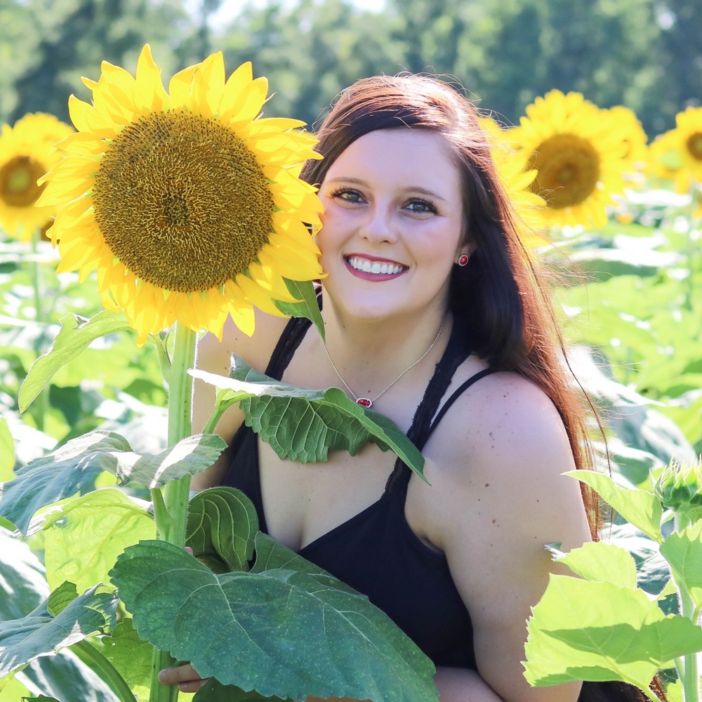 Meet your Posher, Alexis